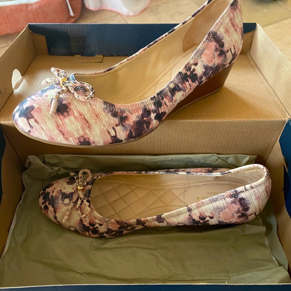 Never worn Cole Haan wedges